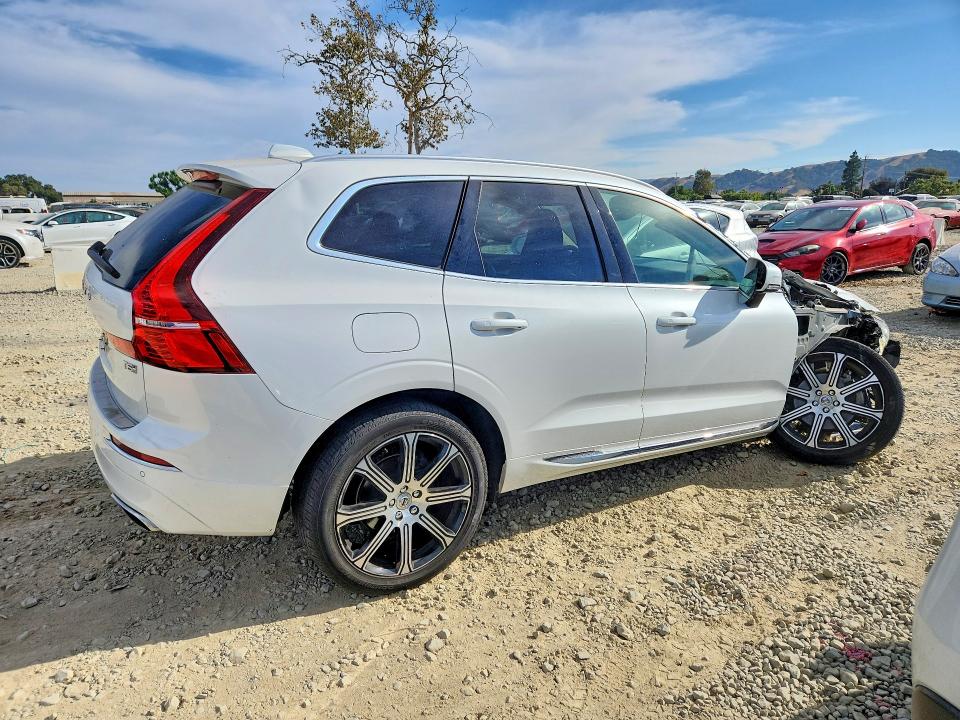 Photo 3 from auction – 2020 VOLVO XC60 with VIN YV4102DL9L1520715