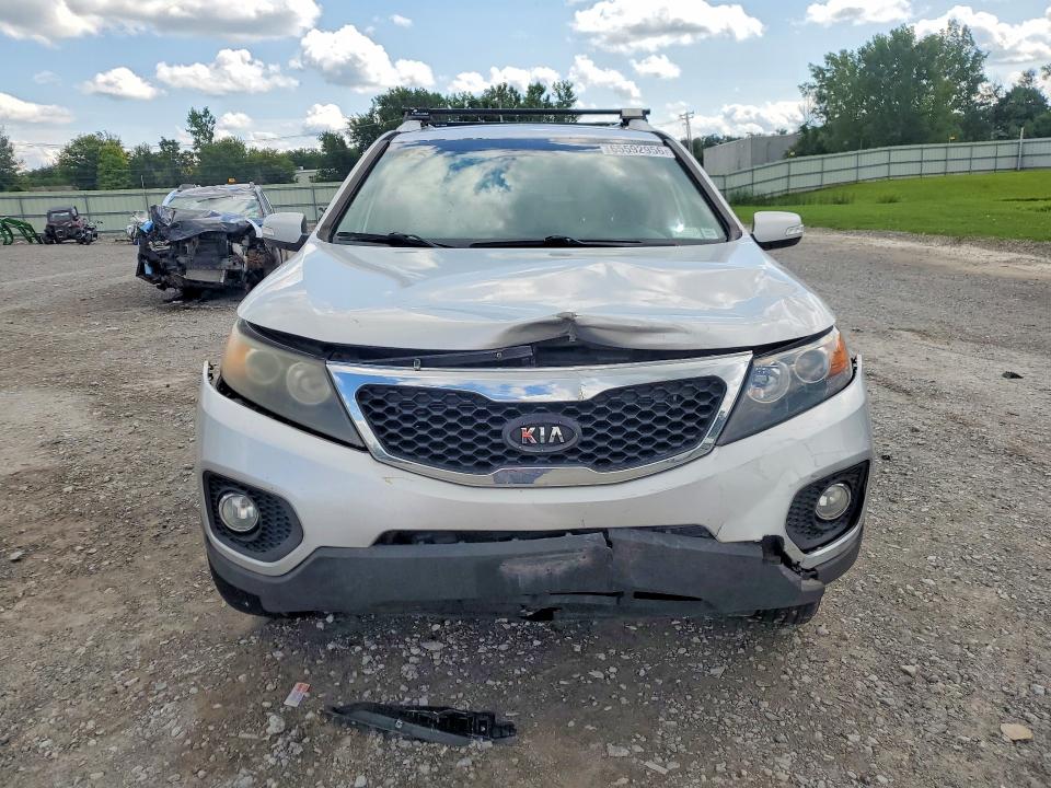 Photo 5 from auction – 2011 KIA SORENTO with VIN 5XYKT4A14BG089230