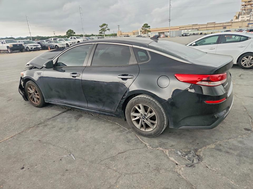 Photo 2 from auction – 2019 KIA OPTIMA with VIN 5XXGT4L37KG287812