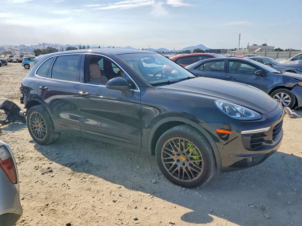 Photo 4 from auction – 2016 PORSCHE CAYENNE with VIN WP1AE2A27GLA62942