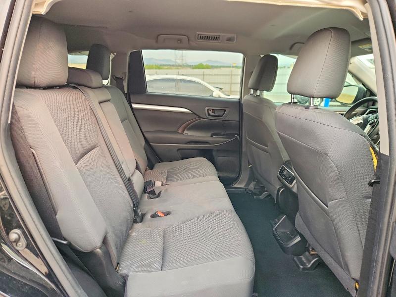 Photo 11 from auction – 2019 TOYOTA HIGHLANDER with VIN 5TDBZRFH7KS722047