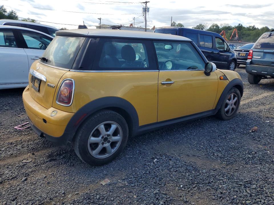 Photo 3 from auction – 2007 MINI COOPER with VIN WMWMF33577TU62876