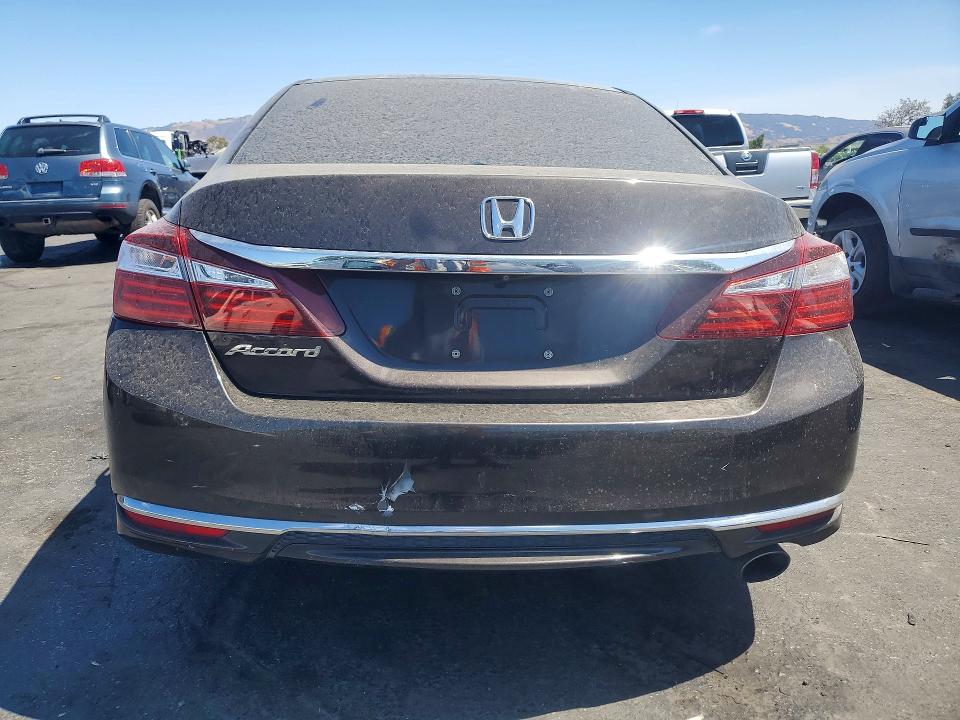 Photo 6 from auction – 2016 HONDA ACCORD with VIN 1HGCR2F32GA202263