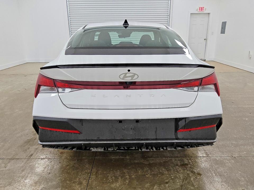 Photo 6 from auction – 2025 HYUNDAI ELANTRA with VIN KMHLM4DG2SU961027