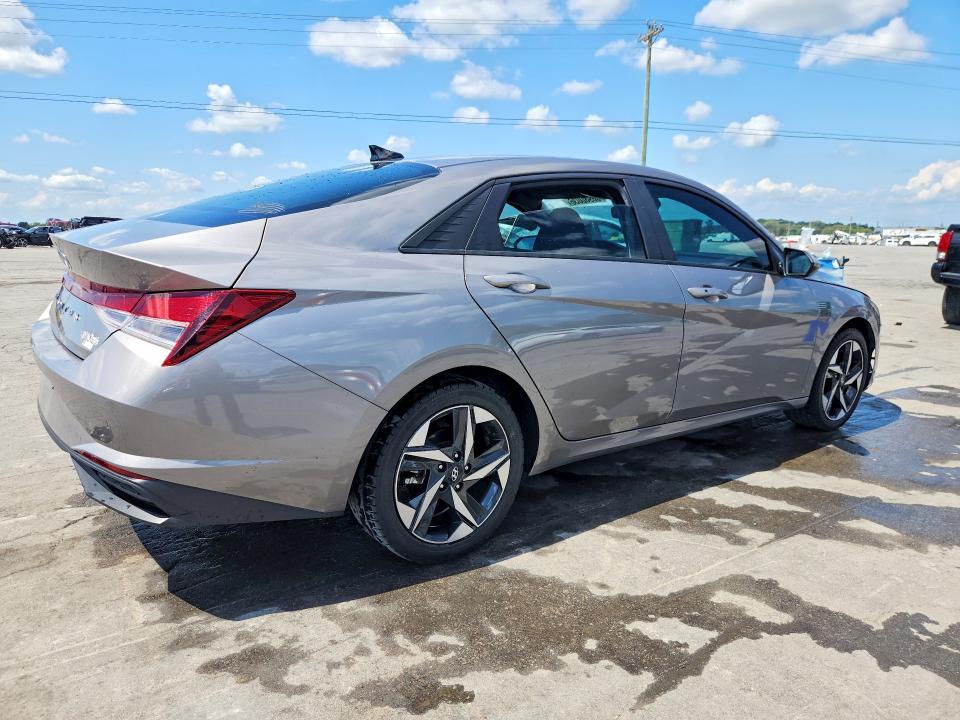 Photo 3 from auction – 2023 HYUNDAI ELANTRA with VIN KMHLS4AG7PU476366