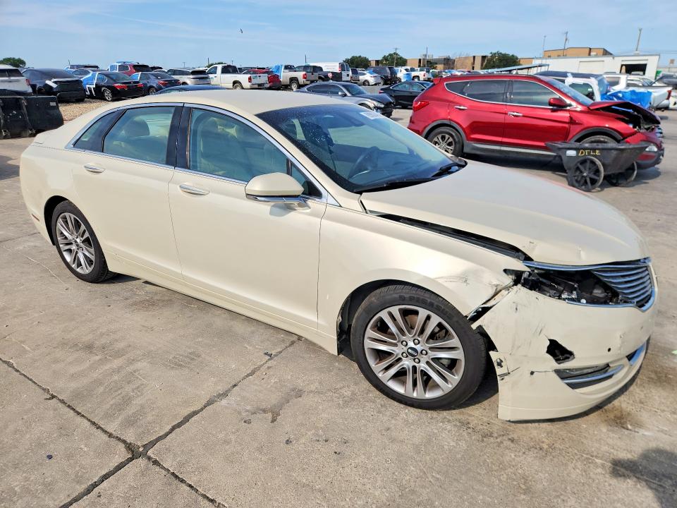 Photo 4 from auction – 2014 LINCOLN MKZ with VIN 3LN6L2GK5ER815253