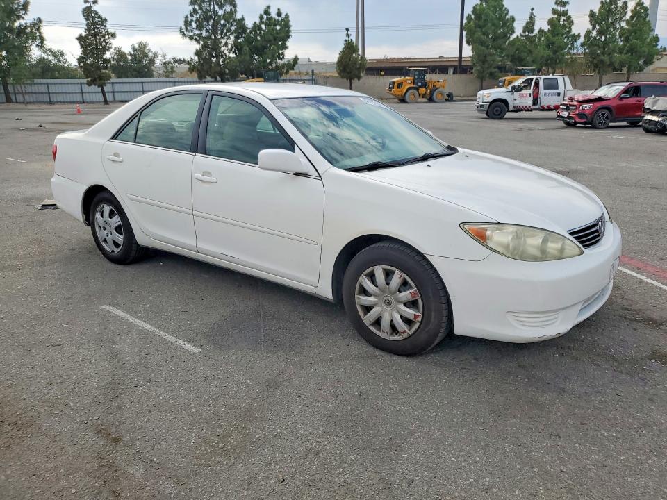 Photo 4 from auction – 2005 TOYOTA CAMRY with VIN 4T1BE32K55U399266