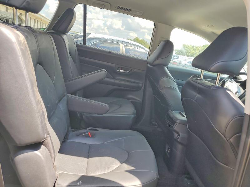 Photo 11 from auction – 2024 TOYOTA GRAND HIGHLANDER with VIN 5TDAAAB56RS069835