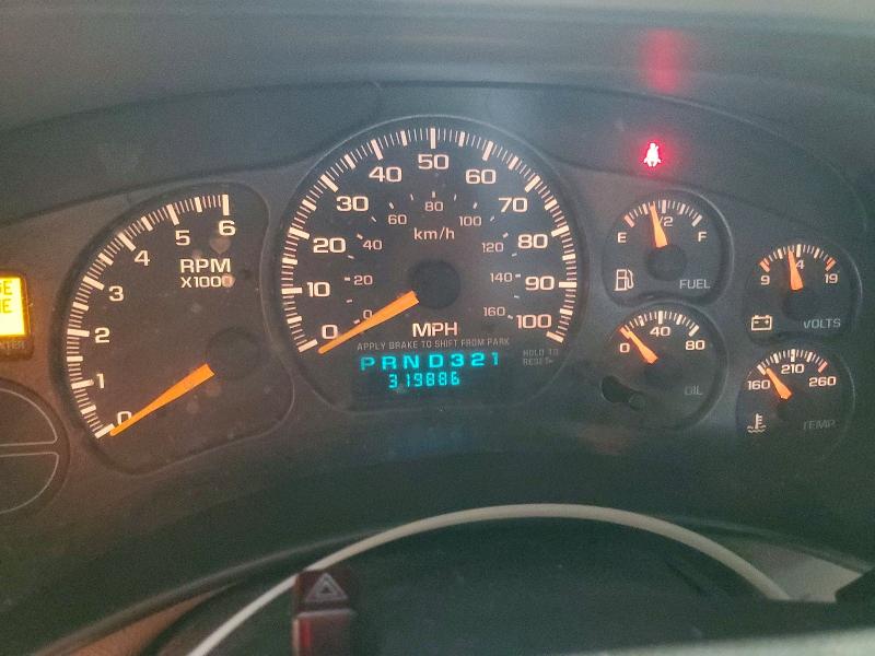 Photo 9 from auction – 2001 CHEVROLET SILVERADO with VIN 2GCEK19T811297172