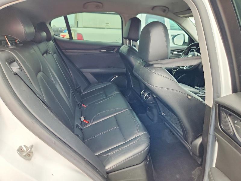 Photo 11 from auction – 2018 ALFA ROMEO STELVIO with VIN ZASFAKAN1J7B81381