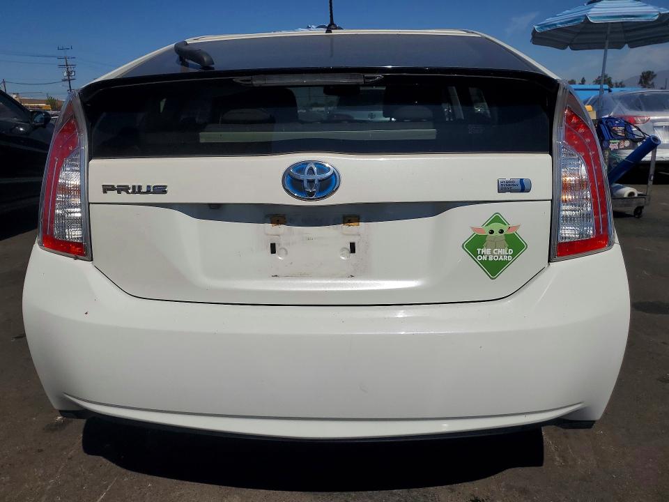 Photo 6 from auction – 2015 TOYOTA PRIUS with VIN JTDKN3DU1F1881836