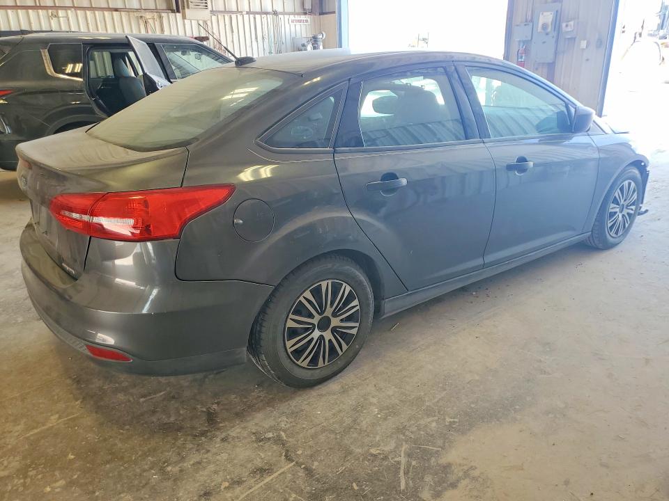 Photo 3 from auction – 2015 FORD FOCUS with VIN 1FADP3E25FL356966