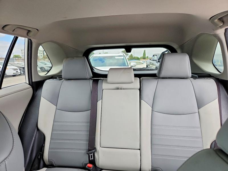Photo 10 from auction – 2019 TOYOTA RAV4 with VIN JTMY1RFV8KD500247