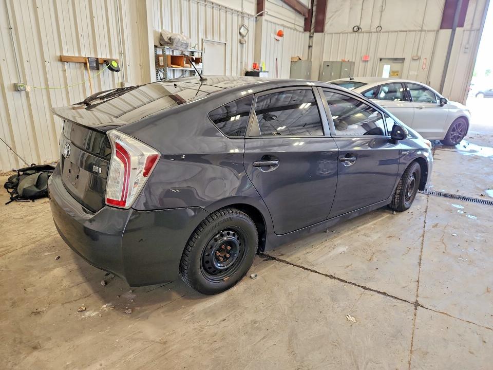 Photo 3 from auction – 2013 TOYOTA PRIUS with VIN JTDKN3DU3D1623055
