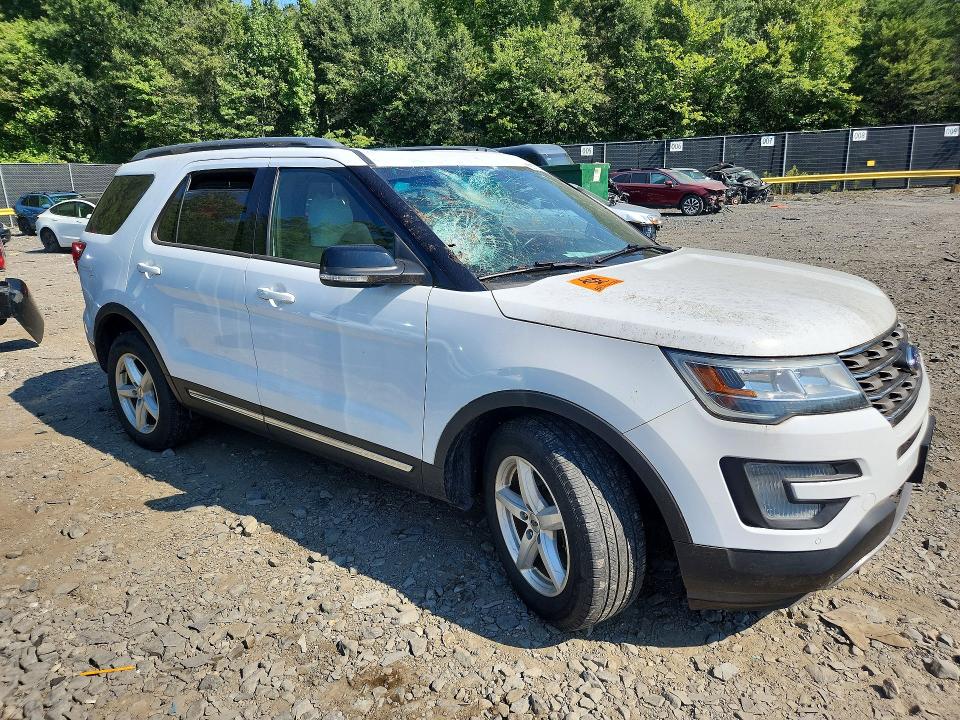 Photo 4 from auction – 2016 FORD EXPLORER with VIN 1FM5K8D84GGB59552