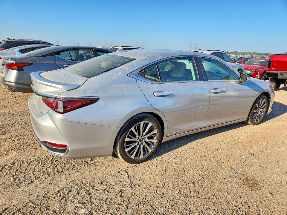 Photo 3 from auction – 2020 LEXUS ES with VIN 58AD21B11LU008973