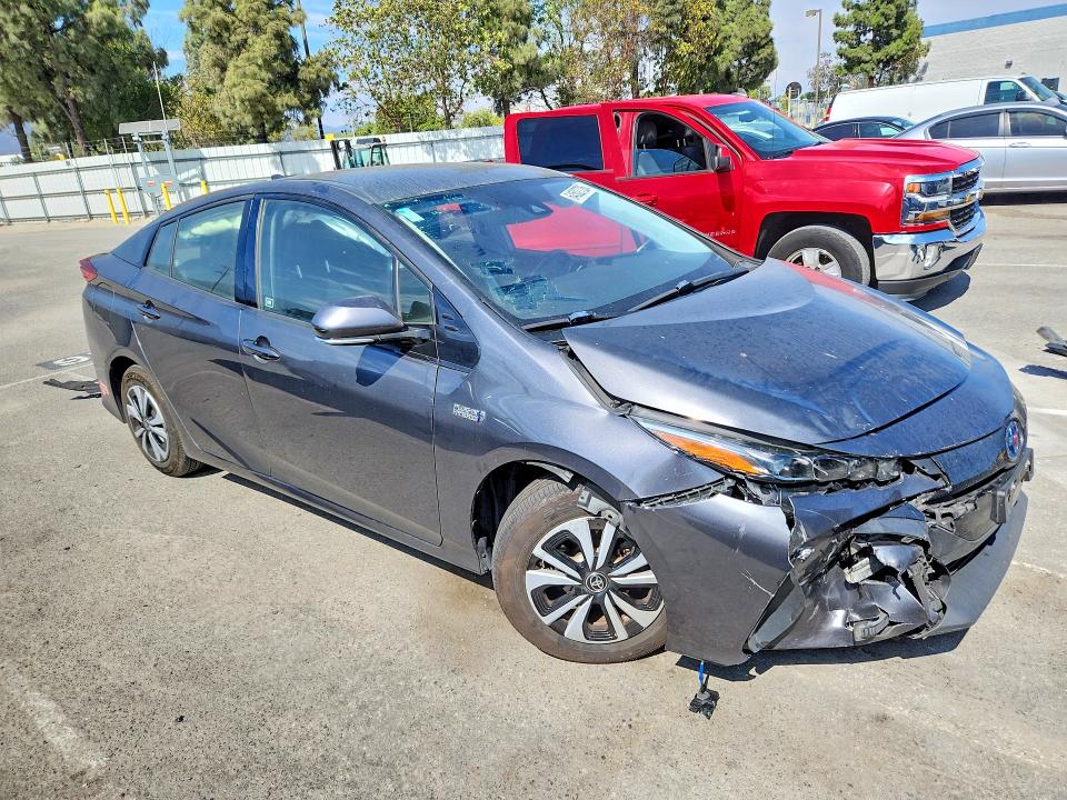 Photo 4 from auction – 2018 TOYOTA PRIUS PRIME with VIN JTDKARFP3J3094678