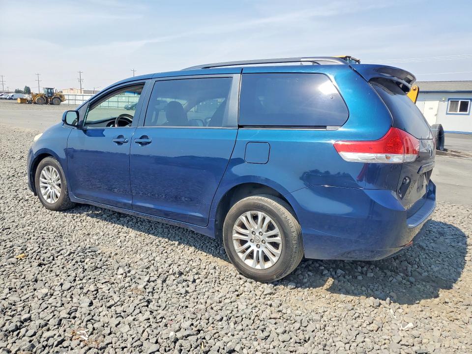 Photo 2 from auction – 2011 TOYOTA SIENNA with VIN 5TDYK3DC1BS093596