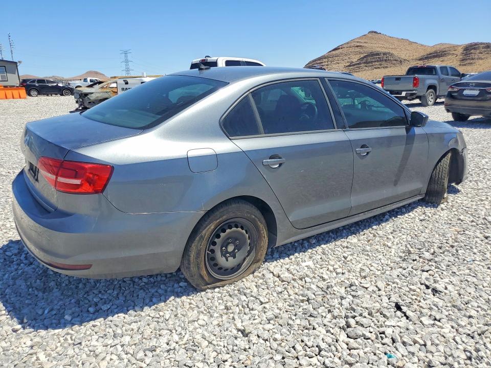 Photo 3 from auction – 2015 VOLKSWAGEN JETTA with VIN 3VW2K7AJ1FM401319
