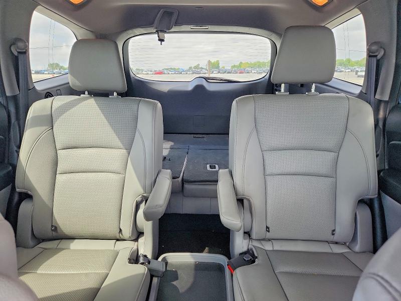 Photo 10 from auction – 2016 HONDA PILOT with VIN 5FNYF6H06GB105811