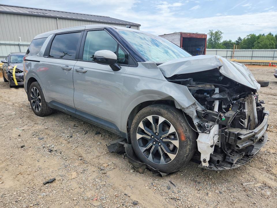 Photo 4 from auction – 2023 KIA CARNIVAL with VIN KNDNC5H30P6261371