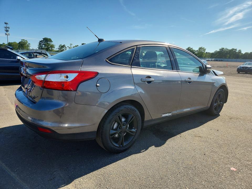 Photo 3 from auction – 2013 FORD FOCUS with VIN 1FADP3F27DL294045