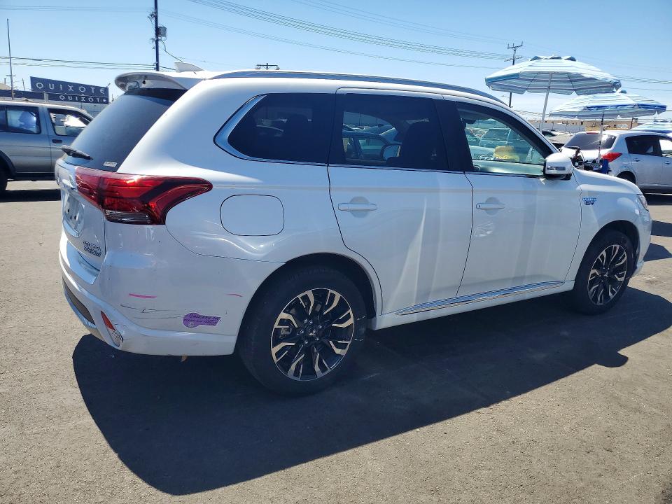 Photo 3 from auction – 2018 MITSUBISHI OUTLANDER with VIN JA4J24A53JZ027992