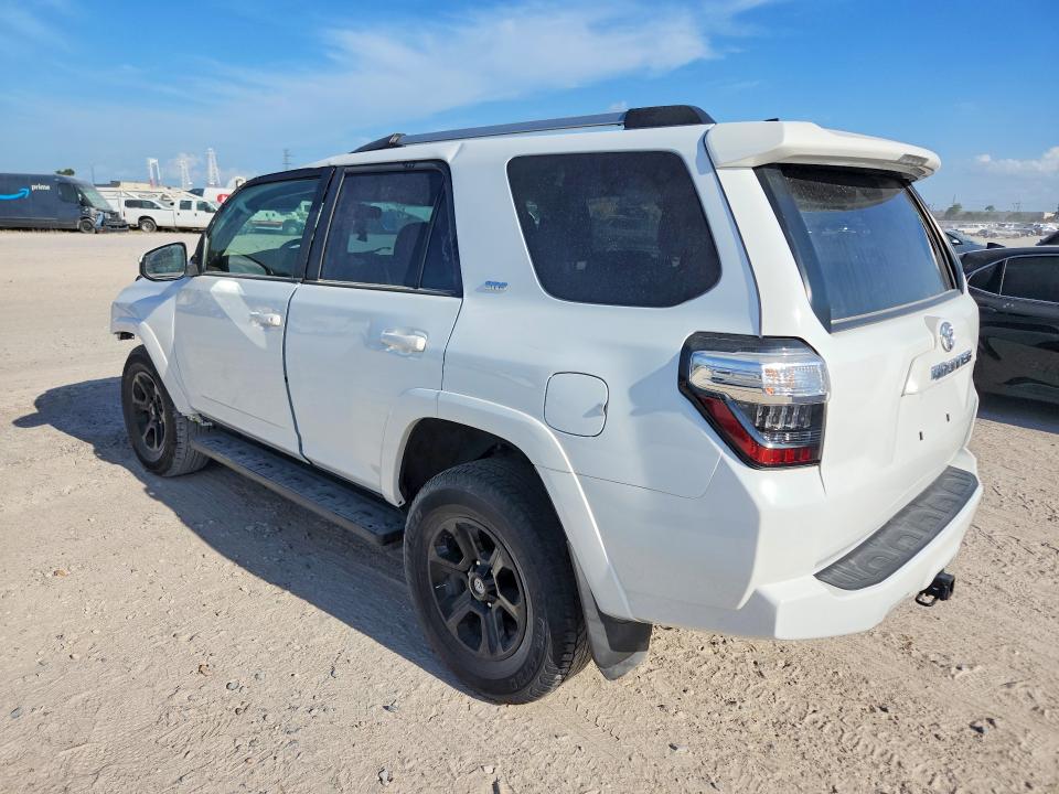 Photo 2 from auction – 2024 TOYOTA 4RUNNER with VIN JTEMU5JR0R6249596