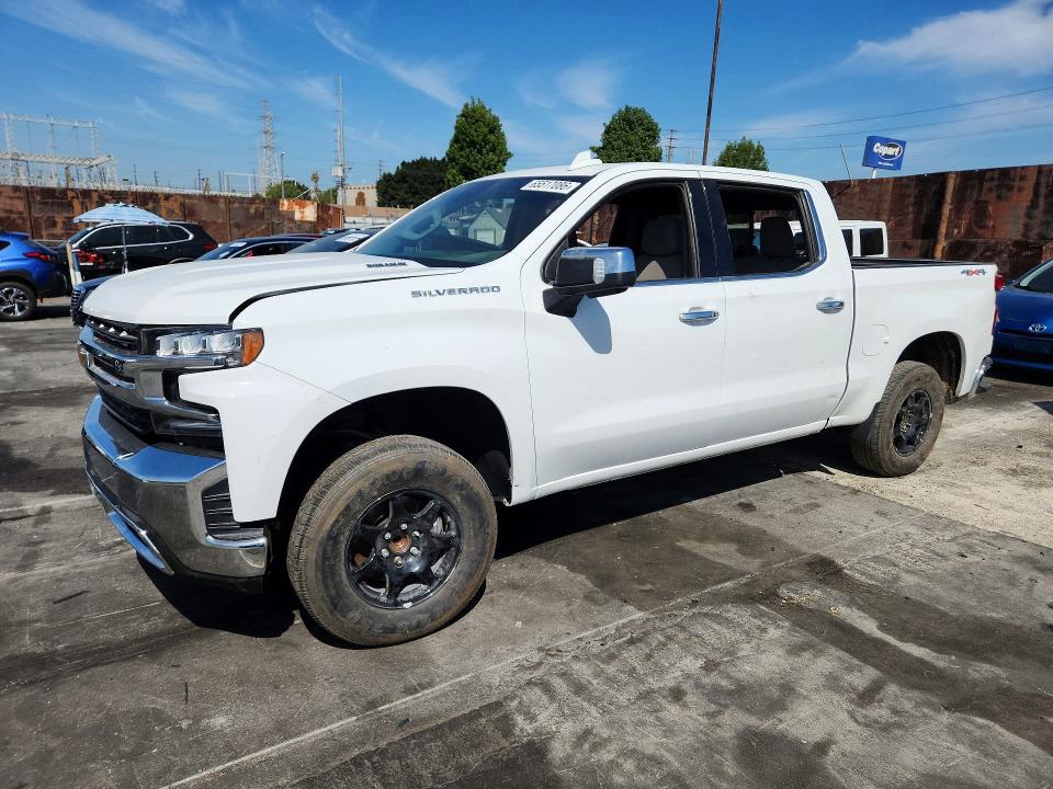 CHEVROLET SILVERADO 2021 with VIN 1GCUYGET1MZ288019 - Photo from auction