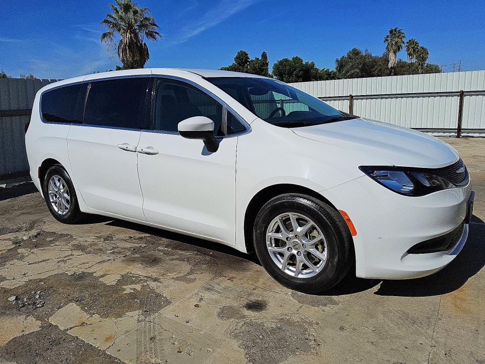 Photo 4 from auction – 2023 CHRYSLER VOYAGER with VIN 2C4RC1CG0PR515769
