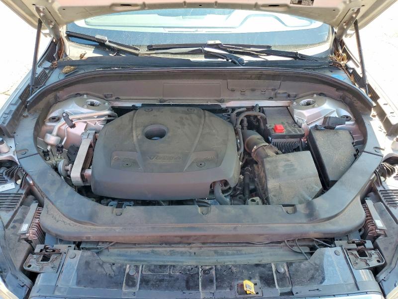 Photo 12 from auction – 2018 VOLVO XC60 with VIN LYV102RK9JB109937