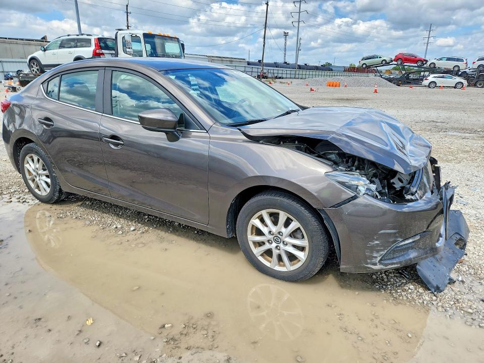 Photo 4 from auction – 2018 MAZDA 3 with VIN 3MZBN1U77JM171198