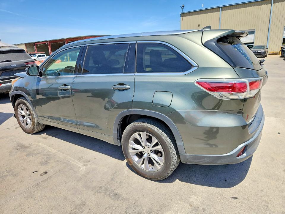 Photo 2 from auction – 2015 TOYOTA HIGHLANDER with VIN 5TDKKRFH2FS053812