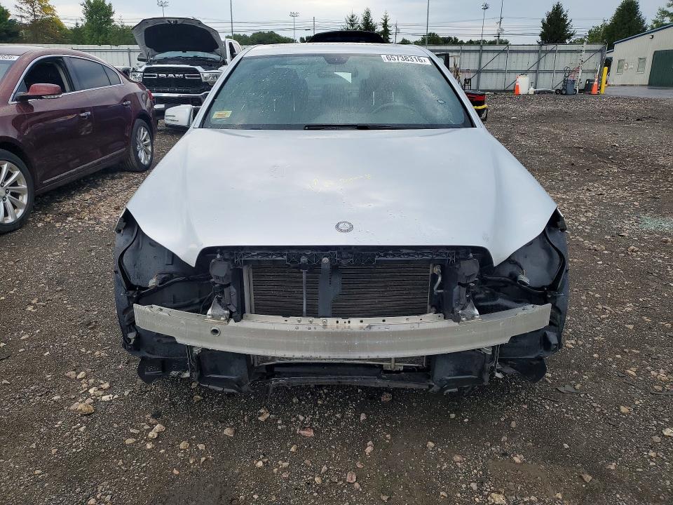 Photo 5 from auction – 2015 MERCEDES-BENZ E with VIN WDDHF5KB5FB118352