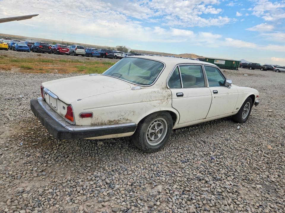 Photo 3 from auction – 1986 JAGUAR XJ6 with VIN SAJAV1343GC436880