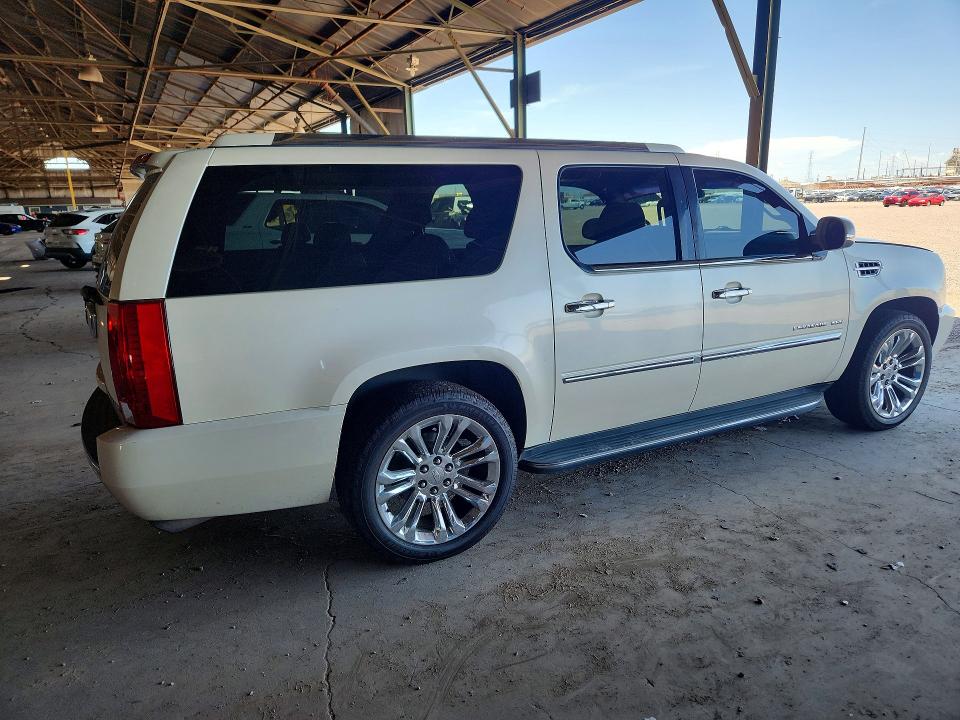 Photo 3 from auction – 2010 CADILLAC ESCALADE with VIN 1GYUKHEF2AR135558