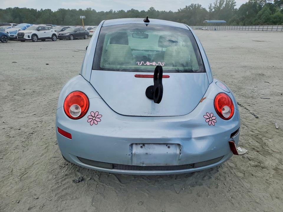 Photo 6 from auction – 2010 VOLKSWAGEN NEW BEETLE with VIN 3VWRW3AG7AM028621