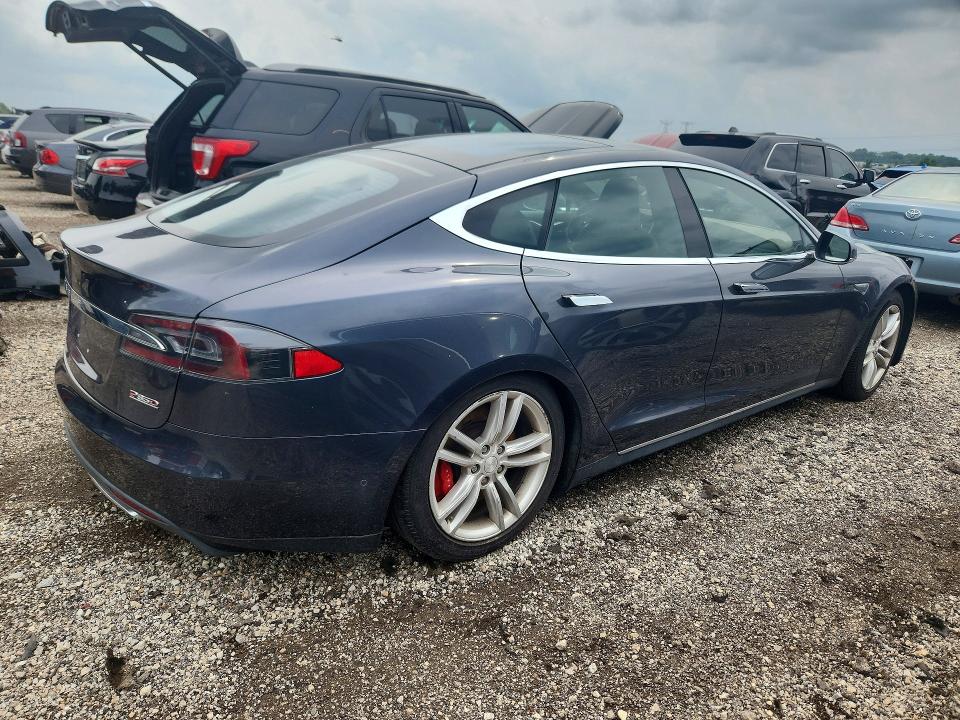 Photo 3 from auction – 2015 TESLA MODEL S with VIN 5YJSA1H24FFP76837