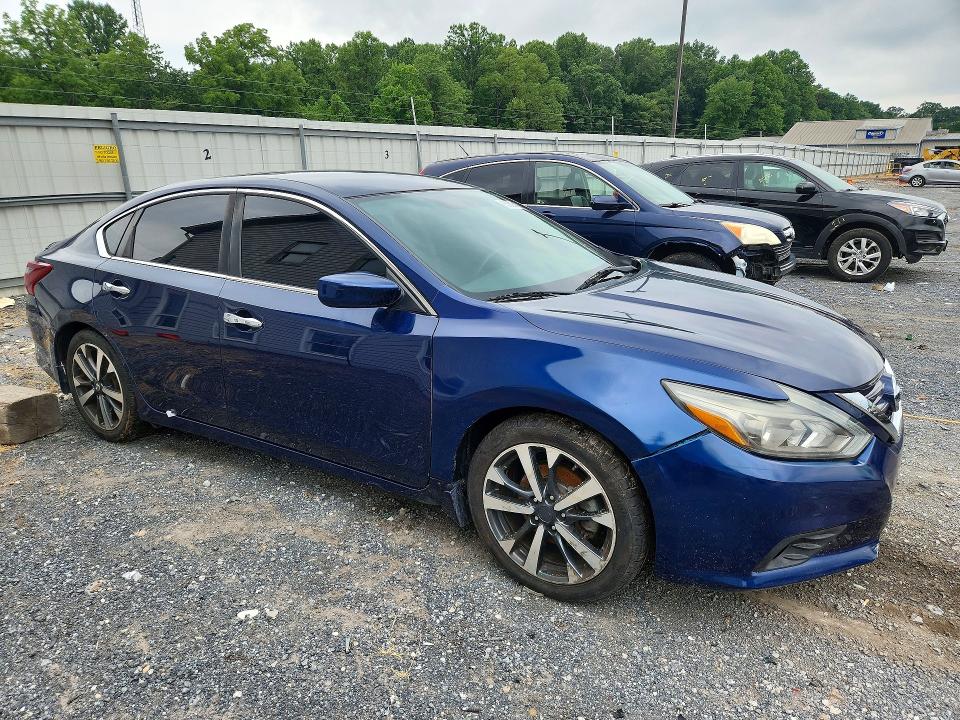 Photo 4 from auction – 2017 NISSAN ALTIMA with VIN 1N4AL3AP3HC167896