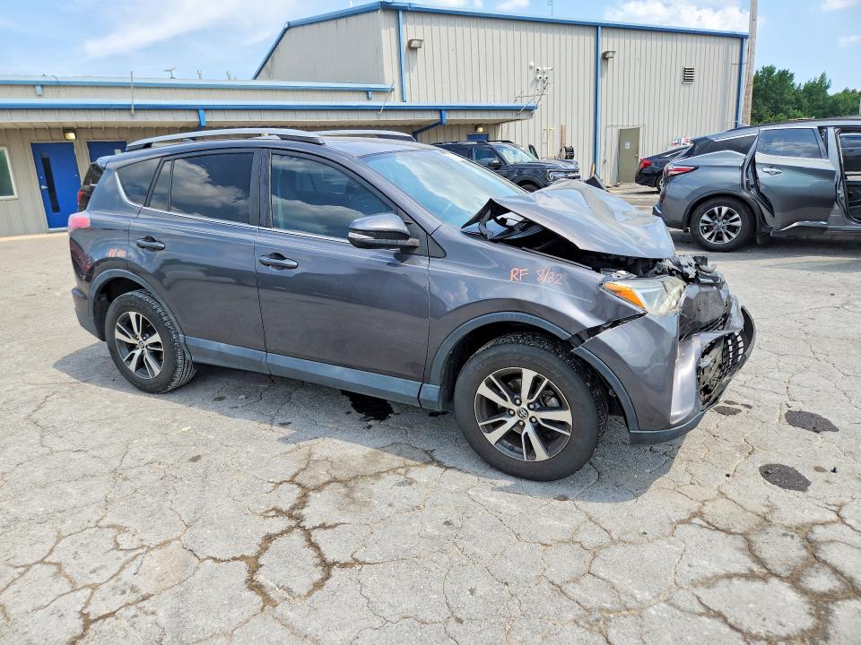 Photo 4 from auction – 2017 TOYOTA RAV4 with VIN 2T3WFREV9HW400695