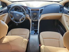Zdjęcie 8 z aukcji – 2011 HYUNDAI SONATA z VIN KMHEC4A46BA001572