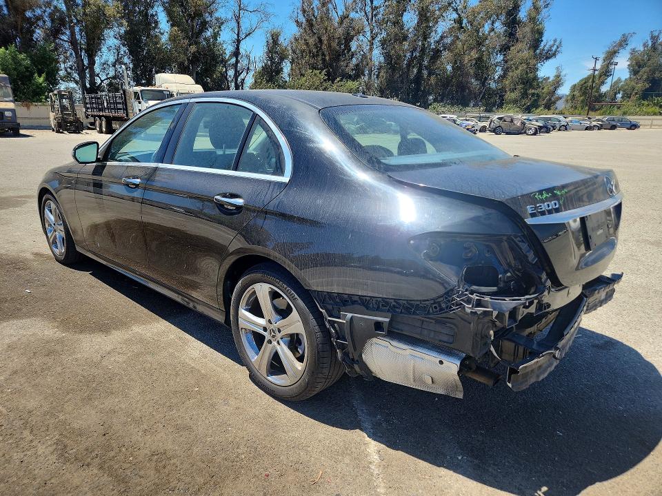 Photo 2 from auction – 2018 MERCEDES-BENZ E with VIN WDDZF4JB0JA315492