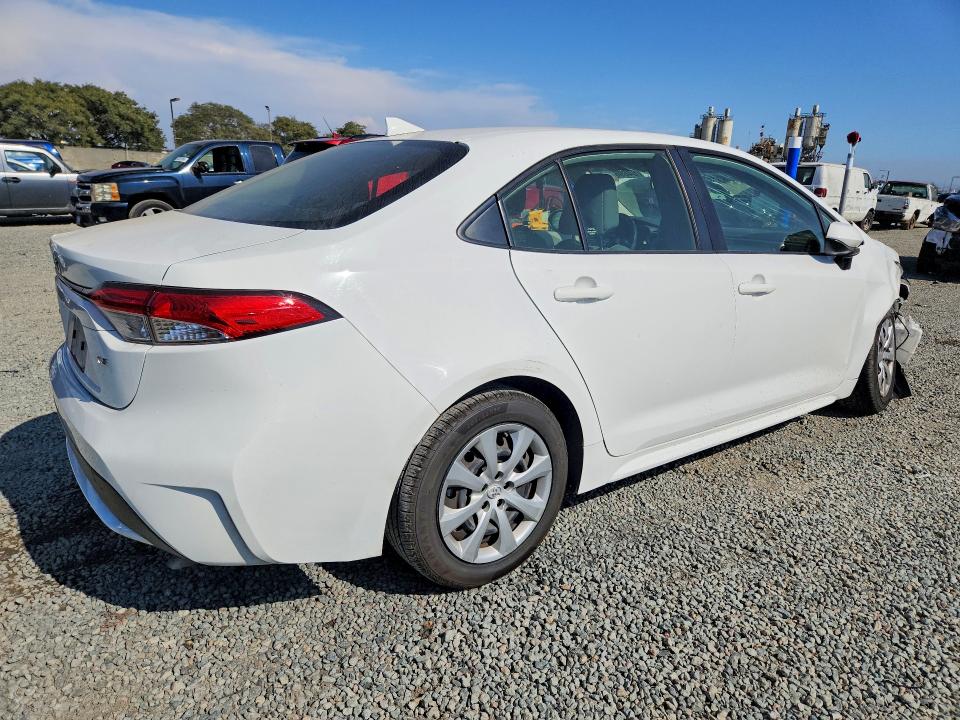Photo 3 from auction – 2022 TOYOTA COROLLA with VIN JTDEPMAEXN3031961