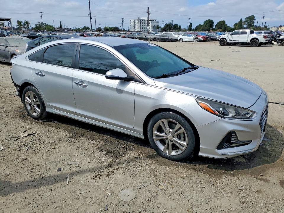 Photo 4 from auction – 2018 HYUNDAI SONATA with VIN 5NPE34AF0JH597338