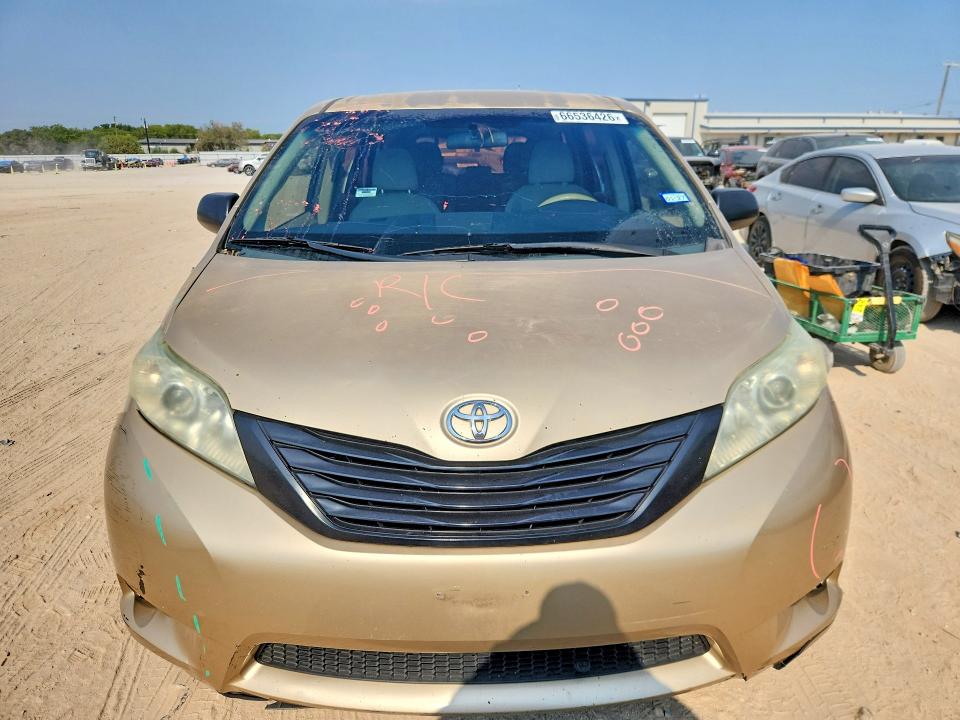Photo 5 from auction – 2011 TOYOTA SIENNA with VIN 5TDKA3DC3BS007293
