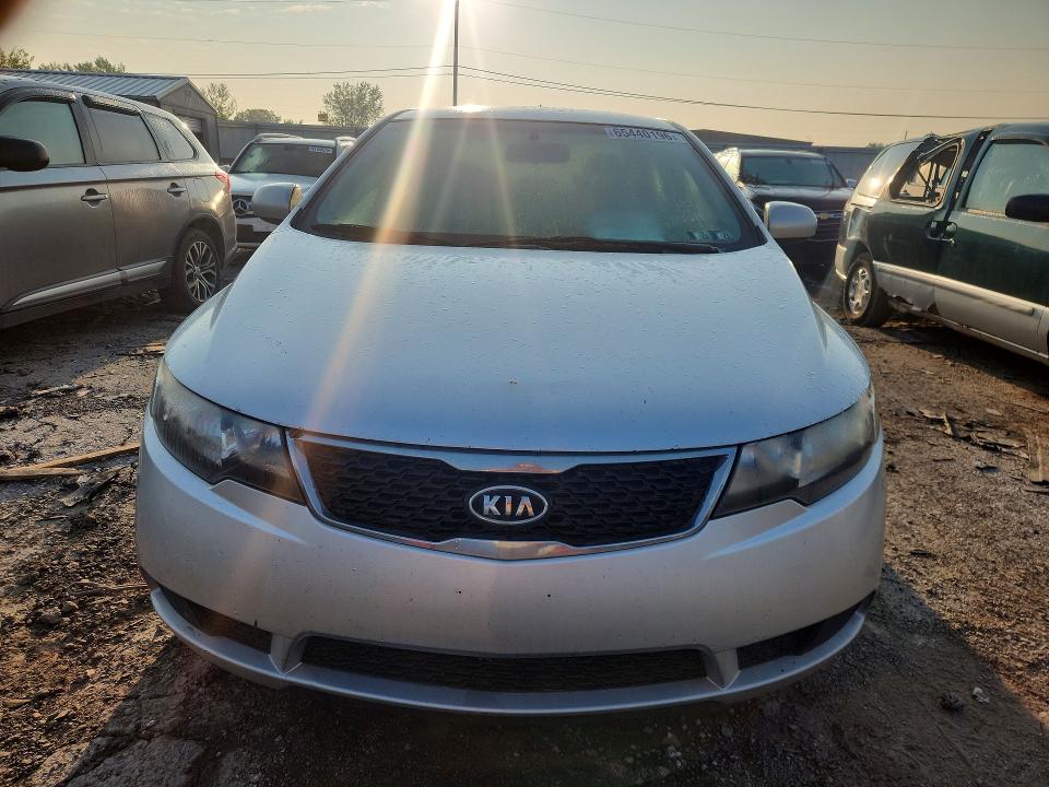 Photo 5 from auction – 2011 KIA FORTE with VIN KNAFT4A27B5885521