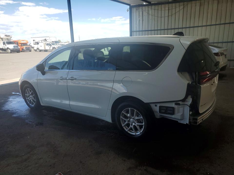 Photo 2 from auction – 2026 CHRYSLER PACIFICA with VIN 2C4RC1BG2TR267276