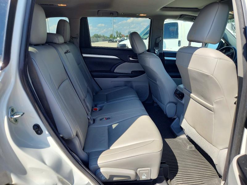 Фото 11 с аукциона – 2017 TOYOTA HIGHLANDER с VIN 5TDJZRFH5HS440641