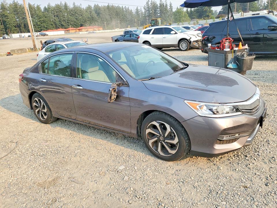 Photo 4 from auction – 2016 HONDA ACCORD with VIN 1HGCR2F79GA206085