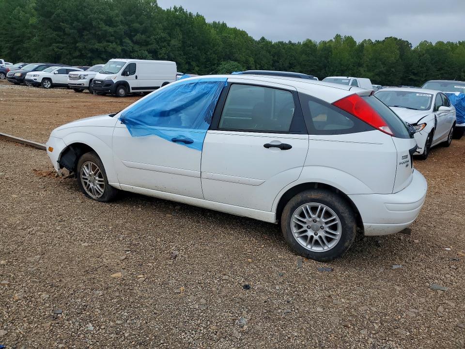 Photo 2 from auction – 2005 FORD FOCUS with VIN 3FAFP37N95R141526